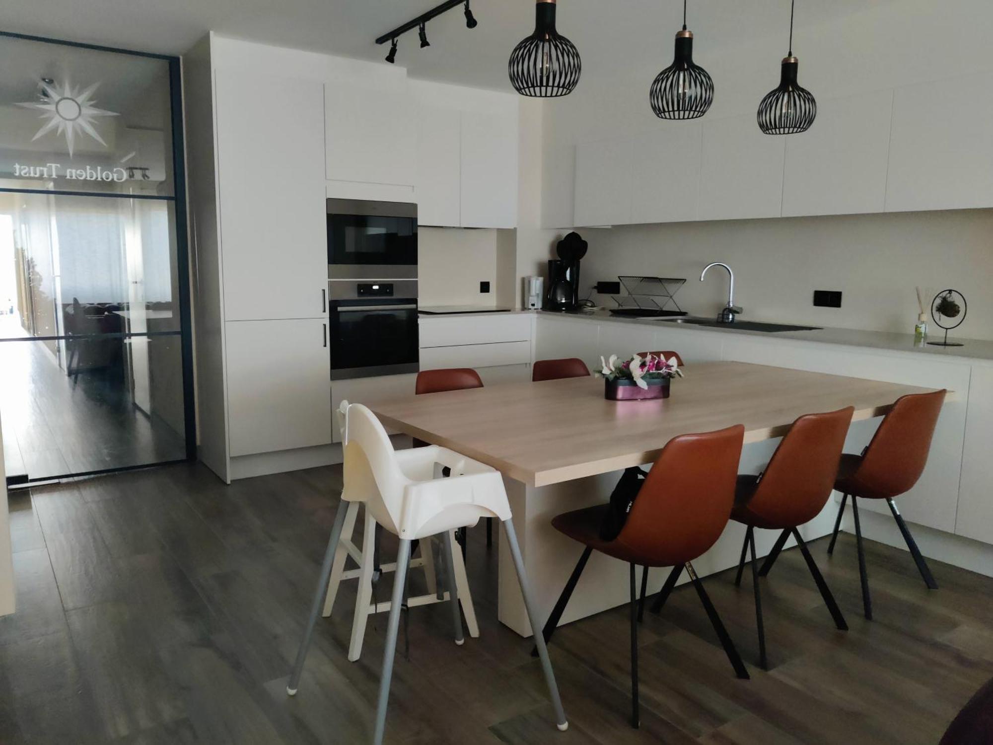 Appartement A Spacious And Modern 3-bedroom With Stunning Sea View T2 *