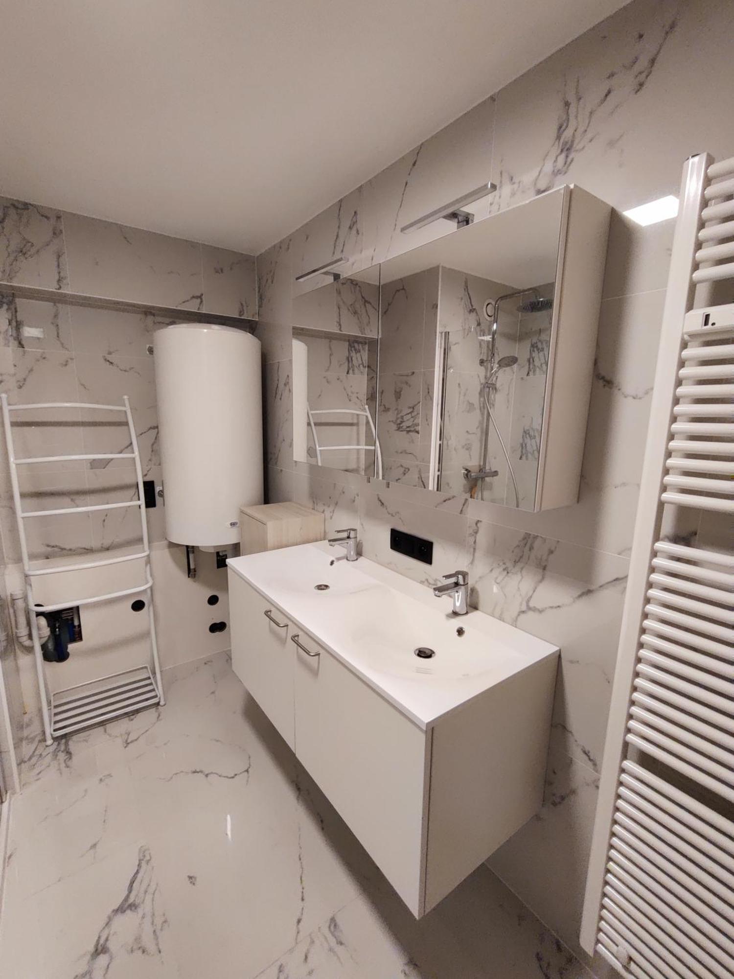 A Spacious And Modern 3-bedroom With Stunning Sea View T2